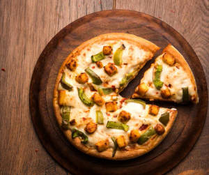 Paneer Makhani Pizza