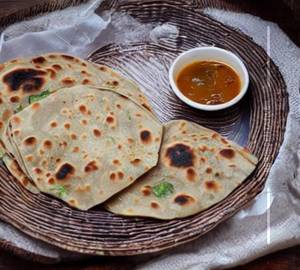 TAWA PAYAJ PARATHA WITH MIX PICKLI
