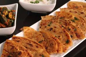 Chilli Laccha Paratha
