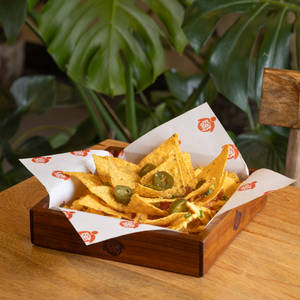 Cheesy Nacho With Salsa And Jalapeno
