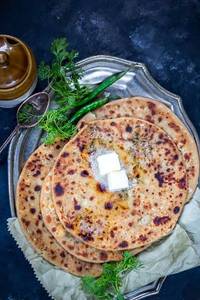 Gobi paratha with butter