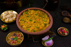 Simple Vegetable Khichdi + Aloo Baingan Chokha [250ml]