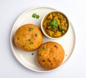 Kachori [1 Piece] With Sabzi