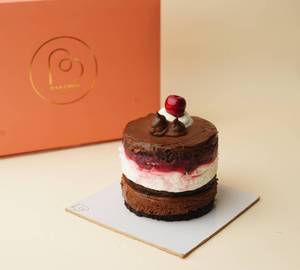 Modern Black Forest Cake (350 Grams)