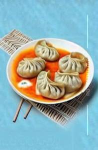 Classic chicken momos