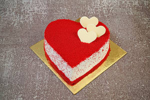 Red Velvet Heart Shape Cake[500 G]