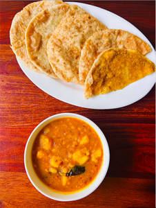 Fish Kochuri & Chholar Dal Aloo Diye