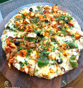 Paneer Tikka Pizza