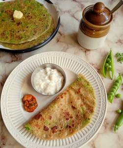 Curd With 2 Lachha Paratha