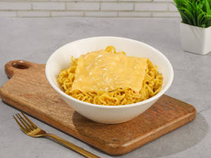 CHEESY MAGGI