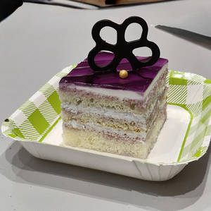 Black Current Pastry