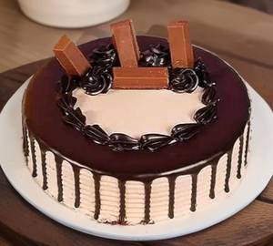 Choco crunch kitkat cake