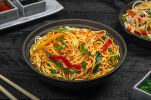 Stir Fried Burnt Garlic Noodle Veg