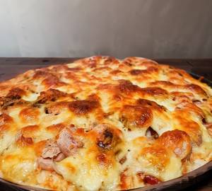 Cheese Burst Chicken Pizza