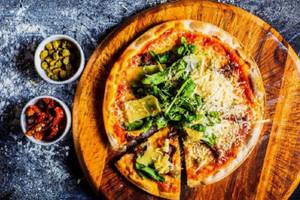 Mediterranean Pizza