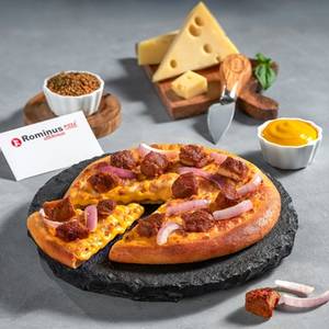 Premium Cheesy Chicken Tikka Onion
