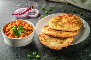Koraisutir Kochuri(3 Pcs) With Chana Masala Combo