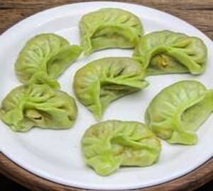 Mix Veg Momos And Red Chilli Sauce [6 Pieces]