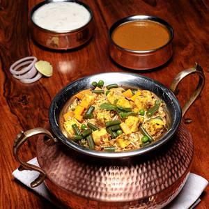 Veg Biryani Family [Serves 4-5]