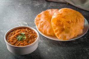Luchi(3Pcs) And Chana Dal Combo