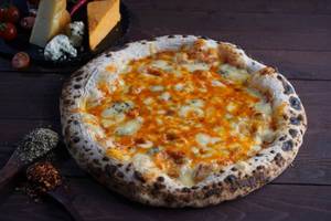 Quattro Formaggi Pizza