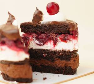 Modern Black Forest Pastry (vegan, refined sugar-free)