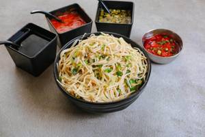 Veg Hakka Noodles