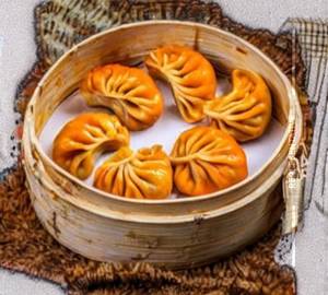 Chicken schezwan momos