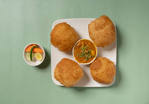 Poori Bhaji (4 Pcs)