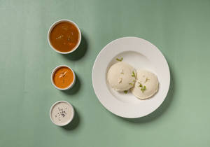 2 pcs Rice Idli