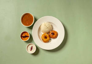 1 Rice Idli + 2 Medu Vada