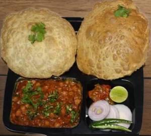 2 Bhature with Chole