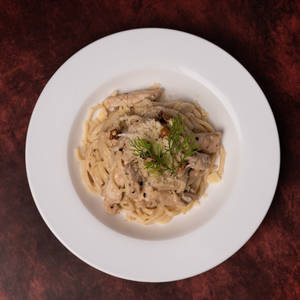 LINGUINE CREMA CHICKEN