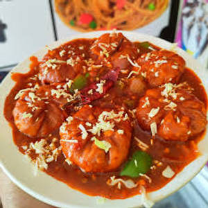 Schezwan paneer momos