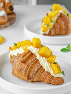 Seasonal Fruit Croissant