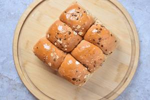 Multigrain Pav