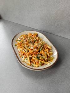 CREAMY SRIRACHA FRIES