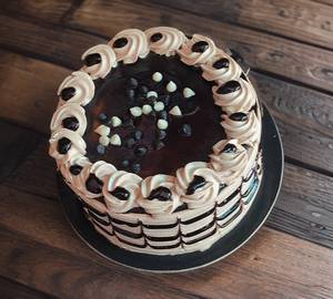 Cream Chocolate Cake     