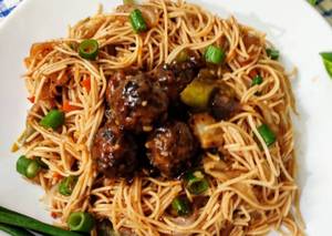 Veg manchurian noodles