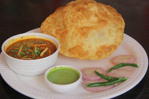 Half Plate Chole Bhature (1pcs) [online]