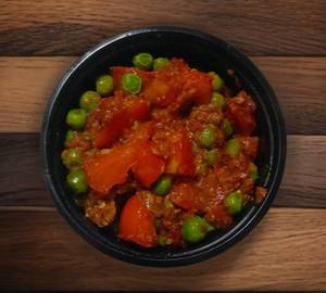 Matar Tamatar With 3 Paratha And Pickle