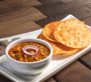 Chola with plain paratha