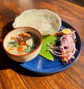 Vegetable Stew With Appam