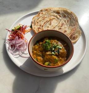 Aloo Kurma With Parotta