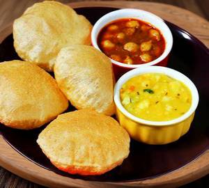 Chhole sabji 6 Puri