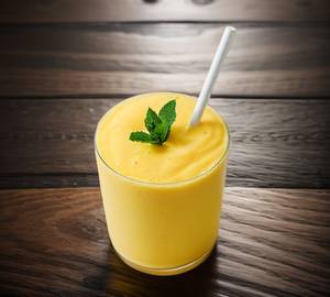Mango lassi