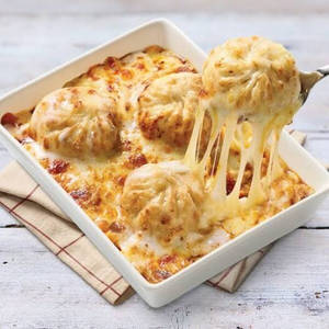4pcs Cheesy Bust Momos Baked