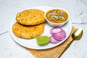 Chole Kulcha (2 Kulcha)