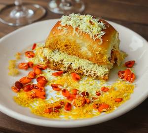 Dana Wala Cheese Dabeli