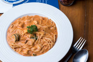 Veg Pink Sauce Pasta (Mix Of Red & White)